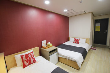 Kota Hotel 2*