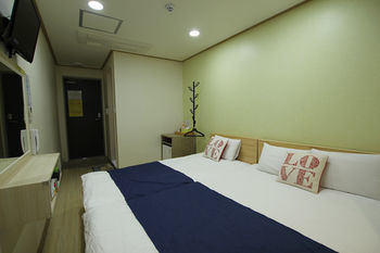 Kota Hotel 2*